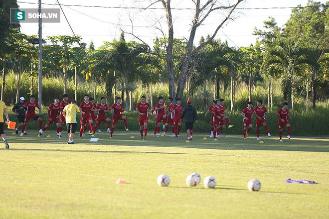 Thầy Park trầm ngâm, Duy Mạnh quyết tâm có 3 điểm - Ảnh 6.