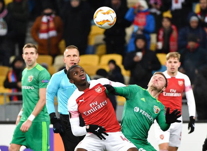 Toàn cảnh Vorskla 0-3 Arsenal: Pháo trẻ mở đại tiệc - Ảnh 2.