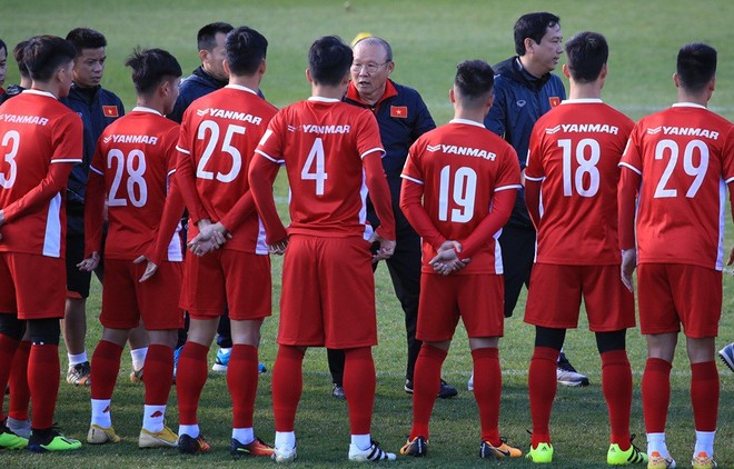 Báo châu Á tin Việt Nam sẽ không vào đi vào vết xe đổ ở AFF Cup 2016 dưới thời Hữu Thắng - Ảnh 1.