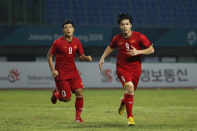 Muốn vô địch AFF Cup, bóng đá Việt Nam phải học cách khiêm nhường - Ảnh 2.