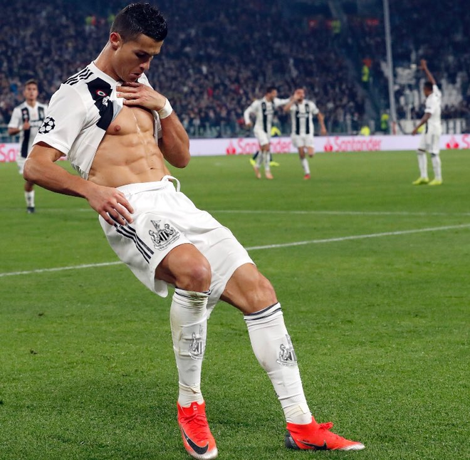 Juventus thua đau, Ronaldo lên giọng chê bai Man United  - Ảnh 1.
