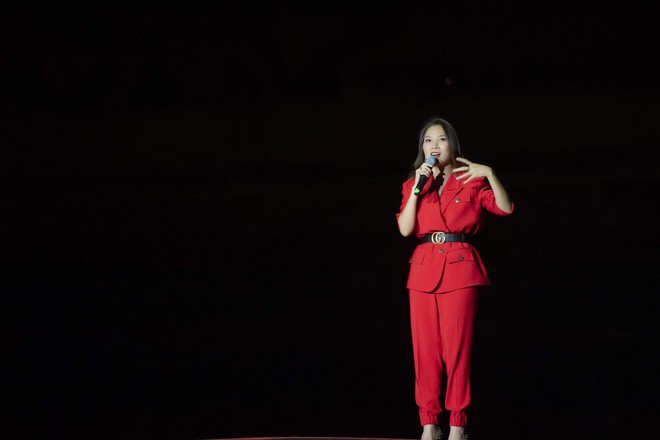 Mỹ Tâm biểu diễn bùng nổ trong đêm nhạc chào đón giải đua xe công thức 1 tổ chức tại Hà Nội - Ảnh 1.