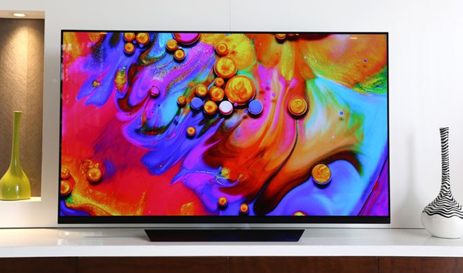 Khám phá chiếc TV OLED siêu mỏng của cầu thủ Quang Hải - Ảnh 3.