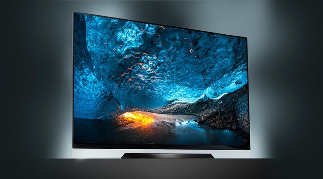 Khám phá chiếc TV OLED siêu mỏng của cầu thủ Quang Hải - Ảnh 4.