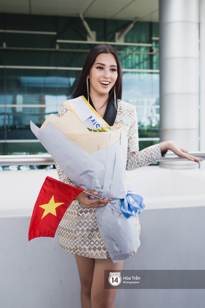 Mẹ cùng người hâm mộ tiễn Trần Tiểu Vy lên đường sang Trung Quốc chinh chiến Miss World 2018 - Ảnh 5.