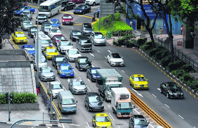  Những chiêu độc thu phí phương tiện vào nội đô của các thành phố lớn thế giới  - Ảnh 1.