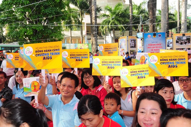 Việt Nam có khoảng 8.000 ca nhiễm HIV mới mỗi năm - Ảnh 1.
