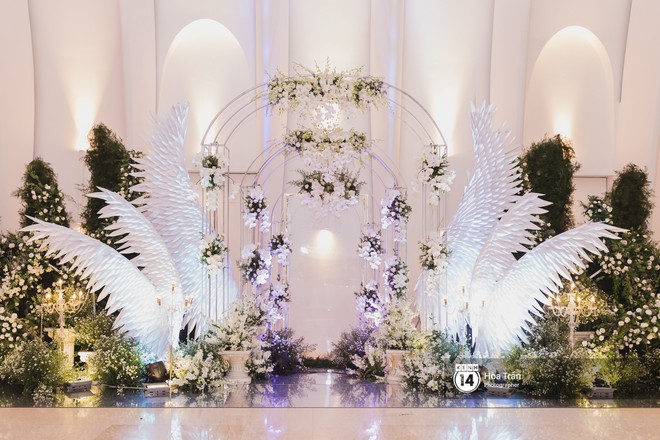 Không gian đám cưới sang trọng, ngập tràn sắc hoa của Ưng Hoàng Phúc và Kim Cương - Ảnh 3.
