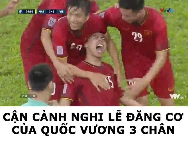 Màn ăn mừng vỡ òa cảm xúc của Đức Huy trở thành cảm hứng chế ảnh trên mạng xã hội - Ảnh 5.