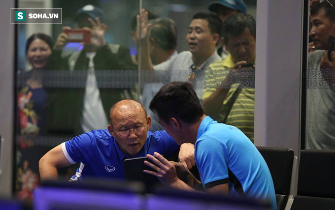 Trở về Hà Nội đón rét, Văn Toàn sẵn sàng cho trận chung kết lượt về - Ảnh 9.