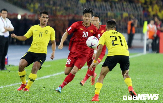 Danh thủ hay nhất Việt Nam 50 năm qua: Khi Malaysia gỡ 2-2, có cảm giác tuyển Việt Nam hơi bị hỗn loạn - Ảnh 1.