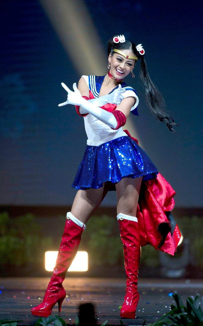 Báo Mỹ chỉ đích danh bộ Bánh mì của HHen Niê là một trong những trang phục dị nhất Miss Universe 2018 - Ảnh 5.