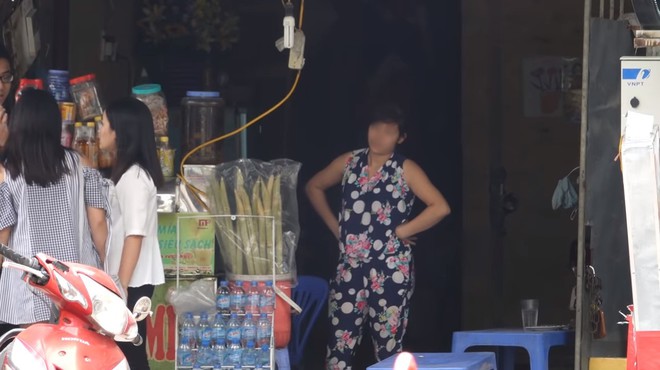 Ekip d&agrave;n dựng clip đ&aacute;nh ghen để troll c&aacute;c cặp đ&ocirc;i tr&ecirc;n đường phố khiến người xem bức x&uacute;c - Ảnh 8.