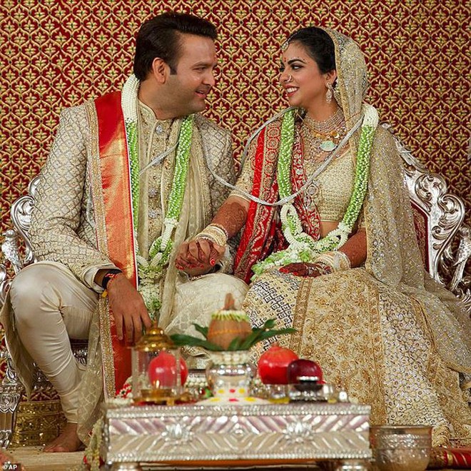 Dàn hoa hậu, người đẹp Ấn Độ dự đám cưới ái nữ tỷ phú giàu nhất châu Á    - Ảnh 1.