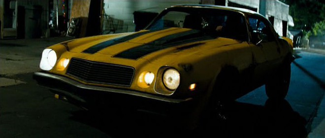 Cận cảnh những lần biến hình thành xe sang của Bumblebee trong loạt phim Transformers - Ảnh 2.