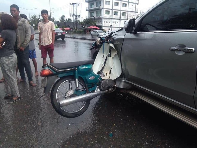 Hiện trường vụ tai nạn hy hữu khiến người ta không dám tin vào những gì nhìn thấy  - Ảnh 2.