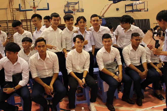 Trường ĐH hot nhất hiện nay, được hàng loạt fan hâm mộ gọi tên vì là nơi theo học của các cầu thủ đội tuyển Việt Nam - Ảnh 3.