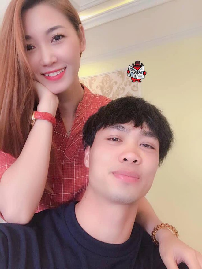 Bị hiểu nhầm tai hại vì chụp hình cùng Công Phượng, cô gái xinh đẹp lên tiếng đính chính - Ảnh 2.