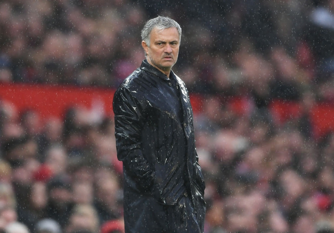 Đến cả vùng vẫy mà còn chẳng làm nổi nữa, thì Mourinho quả thật thê thảm quá! - Ảnh 3.