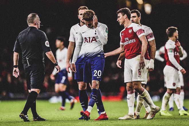 Bị CĐV Arsenal ném chai nước vào đầu, đồng đội của Son Heung-min đáp trả cực mạnh - Ảnh 1.