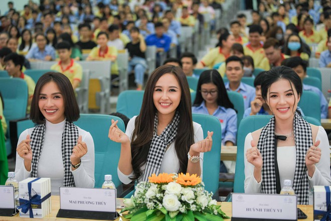 Mai Phương Thúy: Trở thành người đẹp đa zi năng nhờ ham đọc sách từ bé - Ảnh 4.