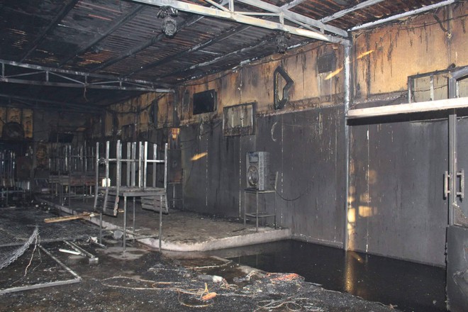 NÓNG: Nhà hàng ở Đồng Nai bốc cháy dữ dội, ít nhất 6 người tử vong - Ảnh 4.