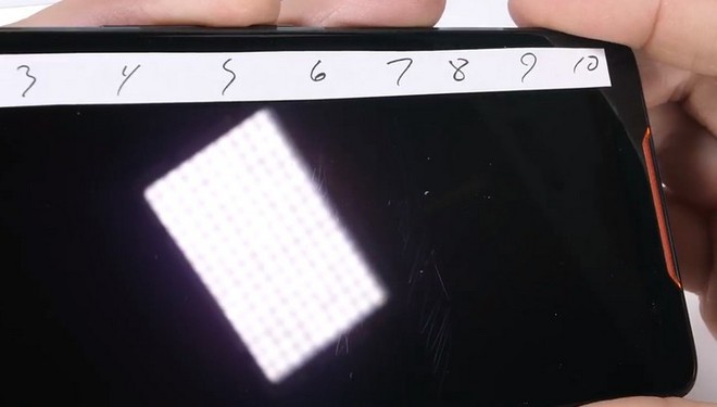 Tra tấn Asus ROG Phone: Smartphone chuyên game của Asus có thực sự bền? - Ảnh 1.