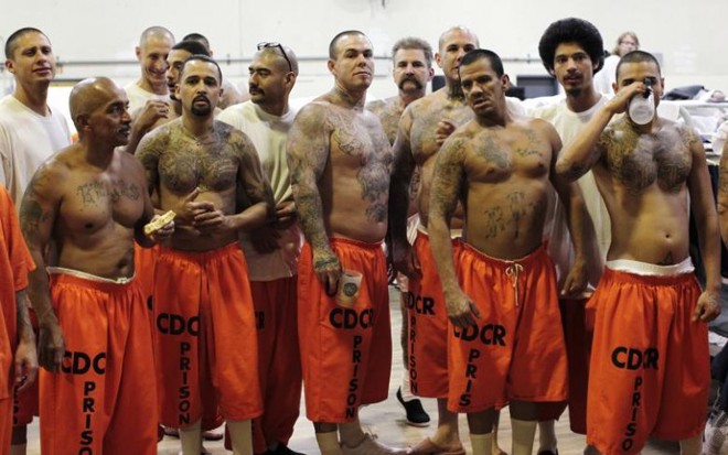 Phạm nhân xăm trổ và loạt ảnh đặc biệt về các nhà tù Mỹ khét tiếng - Ảnh 2.