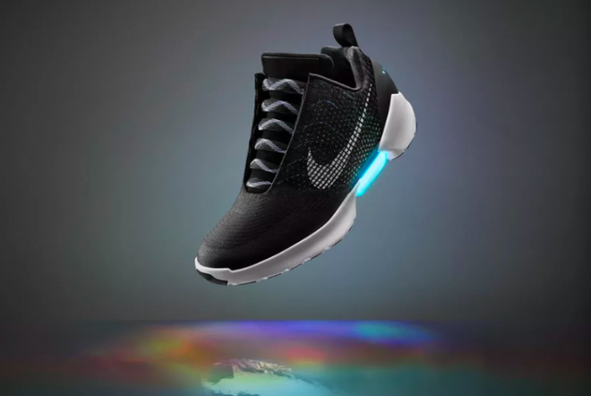 Giày tự thắt dây thế hệ mới của Nike sắp ra mắt với giá bằng một nửa phiên bản đầu tiên - Ảnh 1.