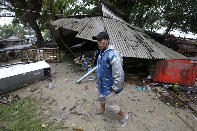Indonesia - 1 ngày ngập nước mắt: Thi thể ngổn ngang, nhà cửa vỡ vụn - Ảnh 17.