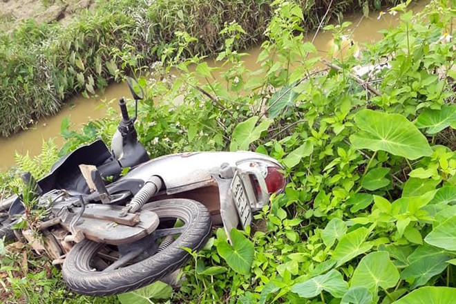 Hà Nội: Hai thanh niên nghi trộm chó bị người dân vây đánh gục giữa ruộng - Ảnh 7.