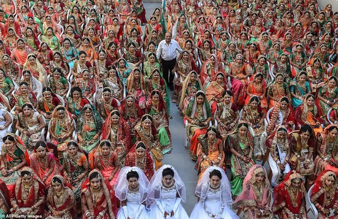 Đại gia kim cương tài trợ cho đám cưới của hơn 3.000 cô dâu suốt 8 năm - Ảnh 1.