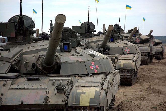 [ẢNH] Quảng cáo sánh ngang T-90 nhưng vì sao T-64BM Bulat Ukraine bị coi là nỗi thất vọng lớn? - Ảnh 2.