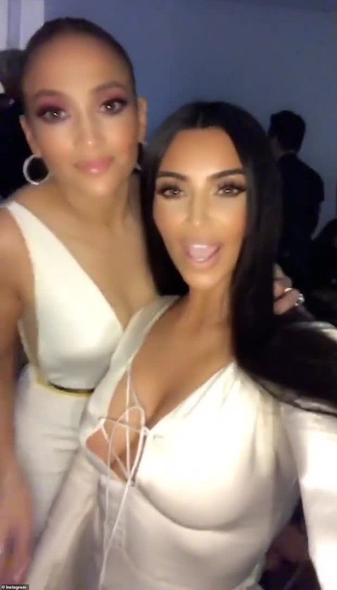 Gia đình Kardashian mời dàn sao cực khủng dự tiệc Giáng Sinh, đặc biệt có cả kẻ thù một thời Paris Hilton - Ảnh 3.