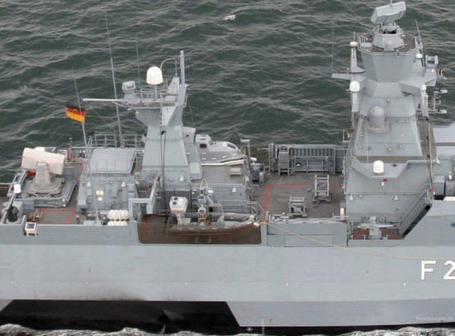 Ảnh: Sức mạnh tàu hộ tống lớp Braunschweig hiện đại nhất của Đức - Ảnh 10.