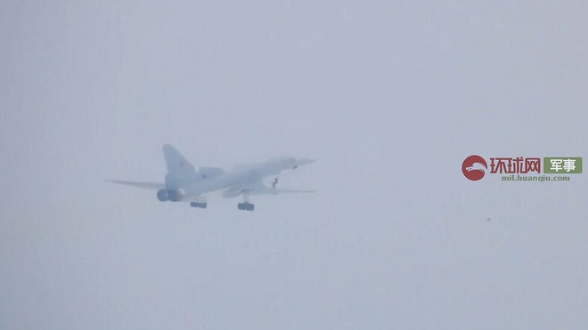 [ẢNH] Phương Tây lạnh người khi oanh tạc cơ Tu-22M3M chính thức cất cánh - Ảnh 3.