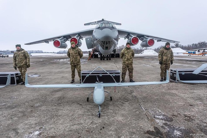 [ẢNH] Quân đội Ukraine nhận quà Giáng sinh siêu khủng từ Tổng thống Petro Poroshenko - Ảnh 5.