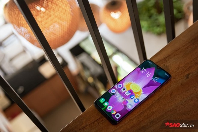 Đánh giá chi tiết OPPO R17 Pro: Smartphone cận cao cấp có dấu ấn rất riêng! - Ảnh 1.