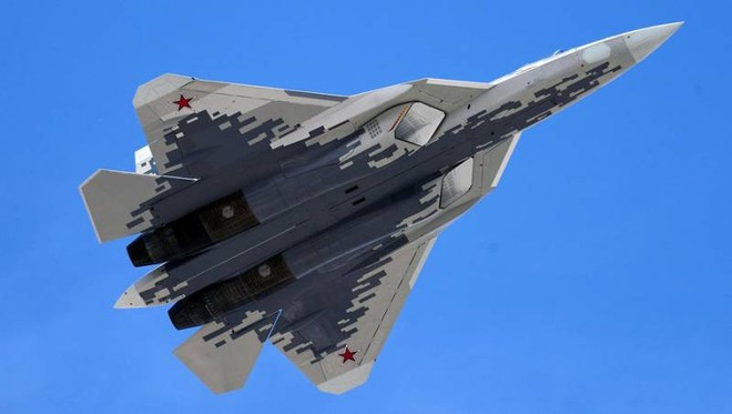 Tiêm kích tàng hình Su-57: Từ trạng thái trần trụi tới lớp sơn ngụy trang độc đáo - Ảnh 5.