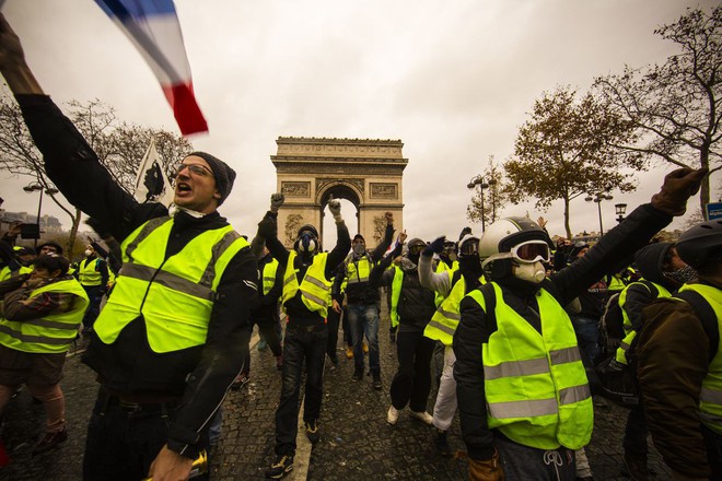 Xót xa cảnh tan hoang như tận thế, 50 năm mới xuất hiện một lần ngay giữa Paris hoa lệ - Ảnh 2.