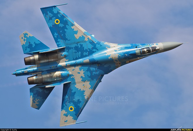 [ẢNH] Từ 70 chiến thần Su-27 xuống còn 17 chiếc, điều gì đang xảy ra với chiến đấu cơ mạnh nhất của Ukraine? - Ảnh 17.