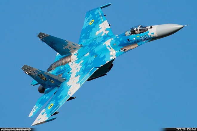 [ẢNH] Từ 70 chiến thần Su-27 xuống còn 17 chiếc, điều gì đang xảy ra với chiến đấu cơ mạnh nhất của Ukraine? - Ảnh 8.