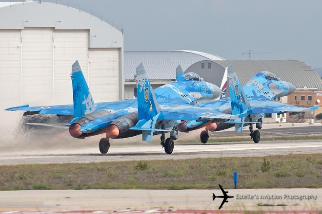 [ẢNH] Từ 70 chiến thần Su-27 xuống còn 17 chiếc, điều gì đang xảy ra với chiến đấu cơ mạnh nhất của Ukraine? - Ảnh 9.