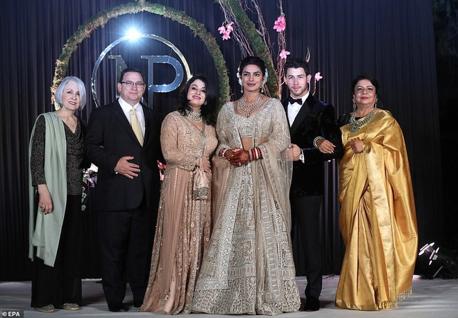 Nick Jonas và Hoa hậu Thế giới hạnh phúc ngập tràn trong bữa tiệc cưới có cả Thủ tướng Ấn Độ tham dự - Ảnh 8.