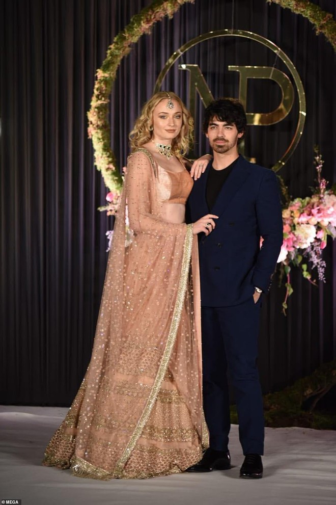 Nick Jonas và Hoa hậu Thế giới hạnh phúc ngập tràn trong bữa tiệc cưới có cả Thủ tướng Ấn Độ tham dự - Ảnh 9.