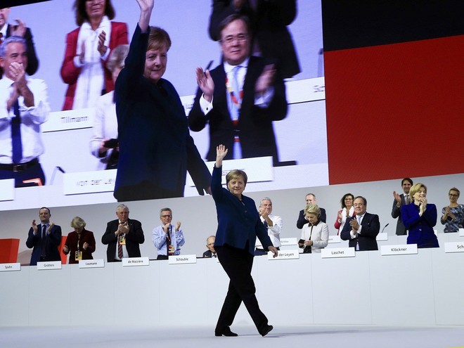 Thời khắc huy hoàng của Thủ tướng Merkel: Cả khán phòng đồng loạt đứng dậy, vỗ tay rền vang trong 8 phút - Ảnh 6.