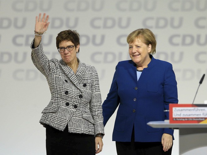 Thời khắc huy hoàng của Thủ tướng Merkel: Cả khán phòng đồng loạt đứng dậy, vỗ tay rền vang trong 8 phút - Ảnh 8.