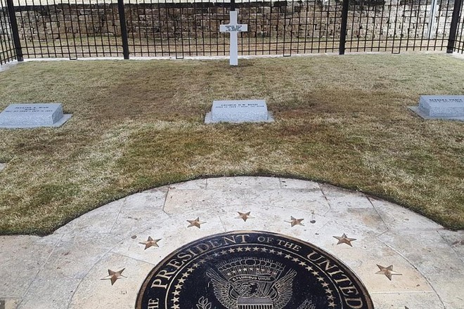 Cận cảnh lễ chôn cất cố Tổng thống George H.W. Bush - Ảnh 11.