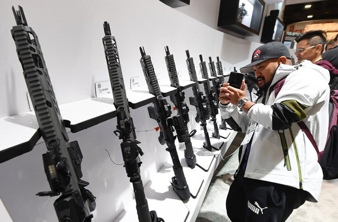 Những khẩu súng đáng sợ nhất tại triển lãm vũ khí SHOT - Ảnh 19.