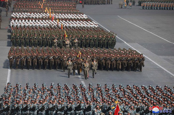 Ảnh: Những trang phục đặc biệt xuất hiện trong lễ diễu binh Triều Tiên - Ảnh 13.
